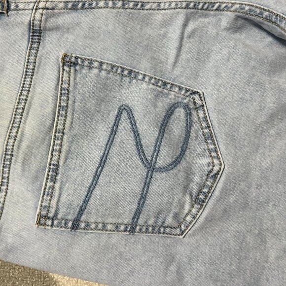 NWT Seven7 Relaxed Raw Cuffed Hem Bermuda Jean Shorts Women's 10 - Picture 5 of 11